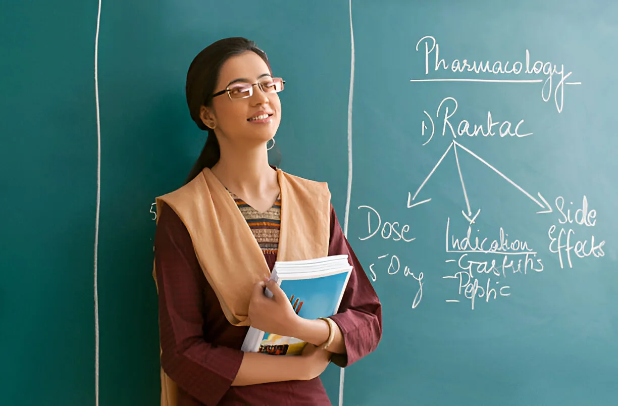 certified phonics teacher teaching students